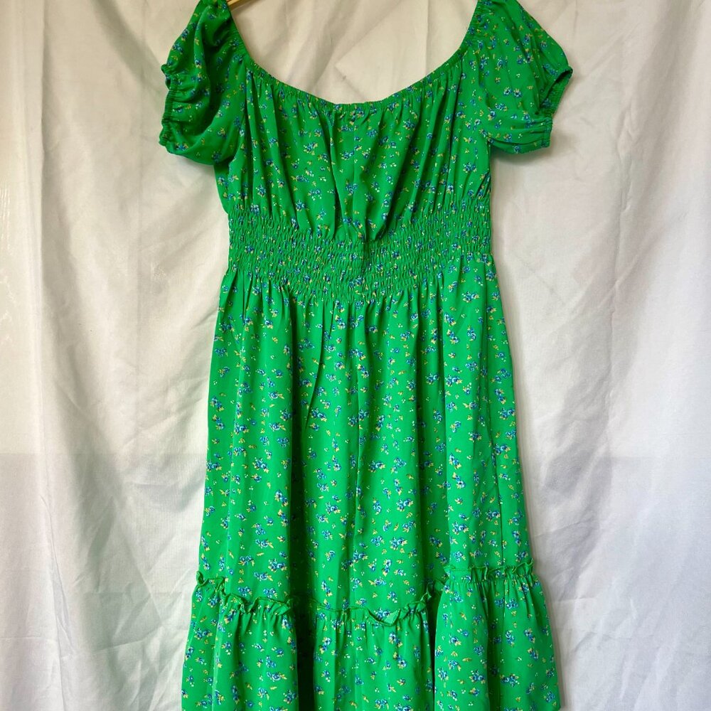 Item 101 Green Milkmaid Dress Size M - Like New - Green Sundress